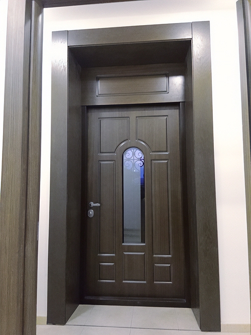 Дверь со стеклом и фрамугой