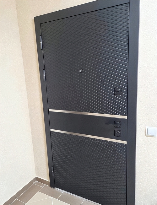 Дверь МДФ с полосками