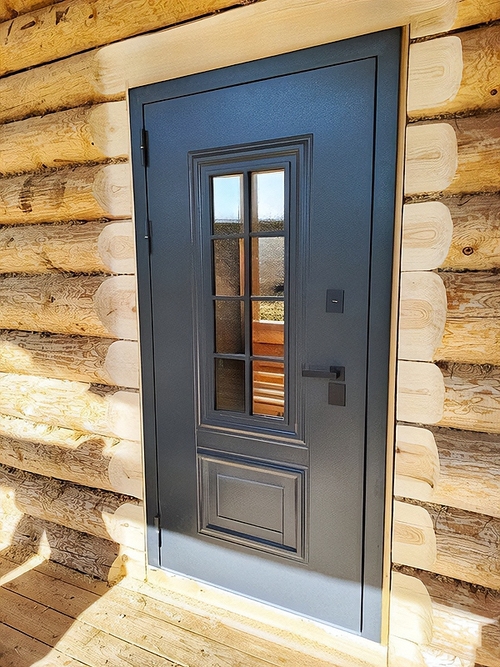 Остекленная входная дверь