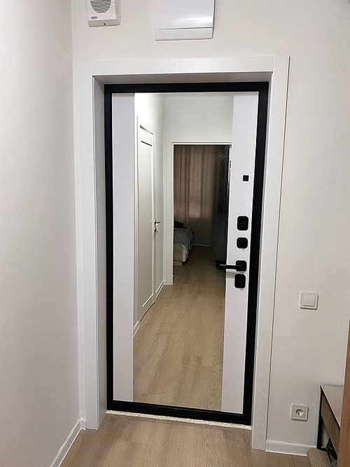 Входная дверь МДФ с зеркалом