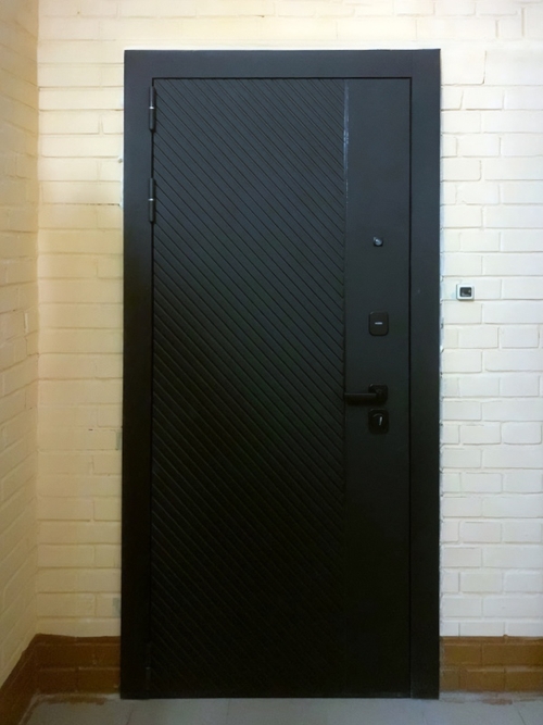 Квартирная дверь