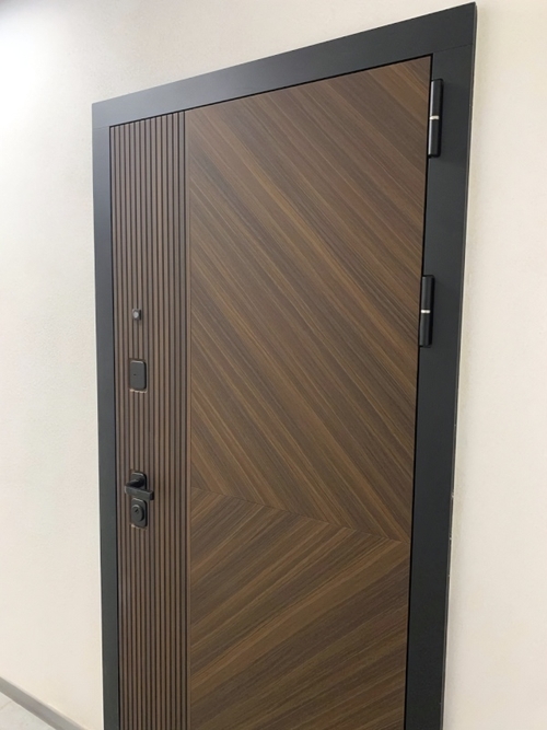 С панелью МДФ