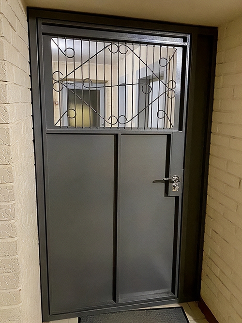 Дверь без утепления