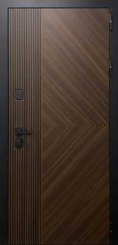 Входная дверь с коричневыми панелями MDF