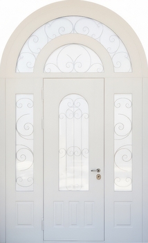 Арочная парадная дверь с терморазрывом, ковкой, стеклопакетами и белыми панелями МДФ