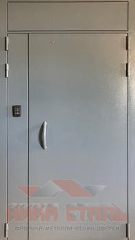 Входная дверь в подъезд