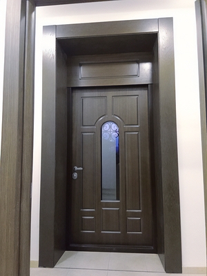 Дверь со стеклом и фрамугой