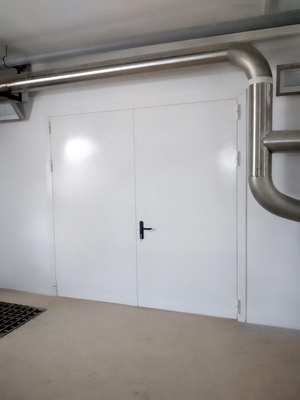 Огнестойкие ворота, вид снаружи